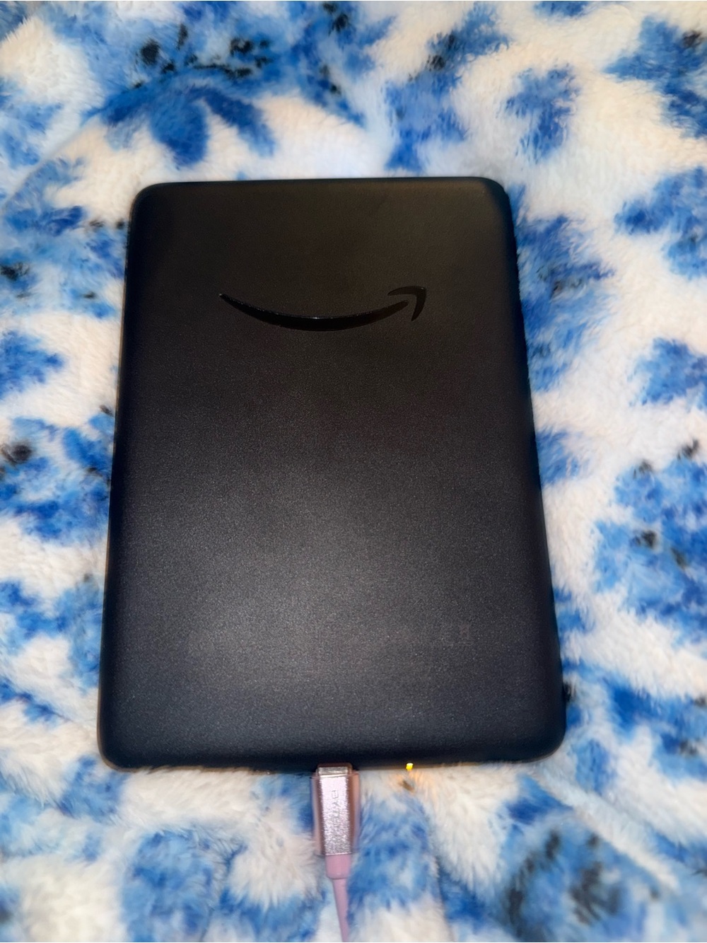 Amazon Kindle - Picture 3 of 4